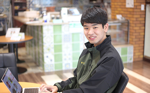 写真: 働いているときの様子